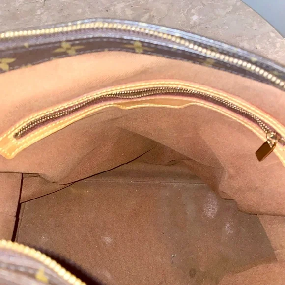 AUTHENTIC Louis Vuitton Purse! - Picture 6 of 8